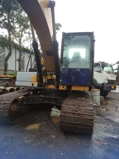 Pemasangan GPS Tracker & Sensor BBM Excavator